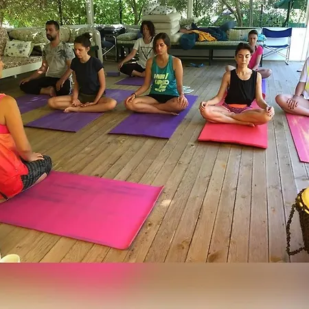 Bucak & מלון דירות גוג'ק