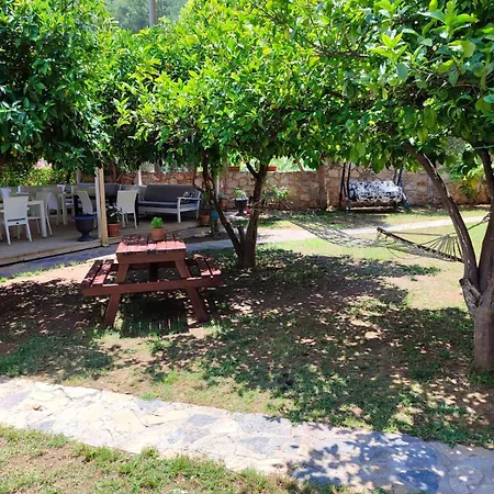 Bucak & מלון דירות 4*