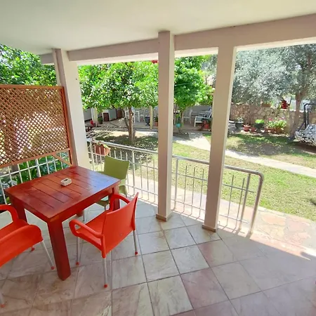 מלון דירות Bucak &